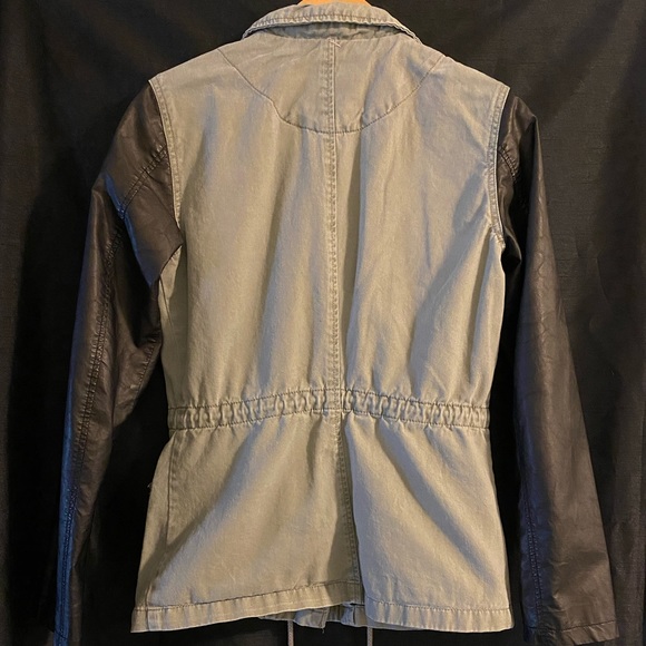 Women’s Small Nevada Button Up Jacket - Picture 2 of 3